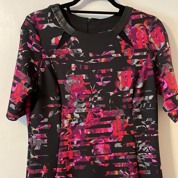 EUC graphic print sheath dress. Final markdown! - Picture 2 of 6